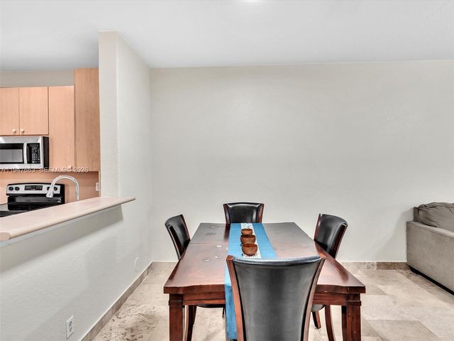 3853 Tree Top Dr 3853, Weston, FL 33332