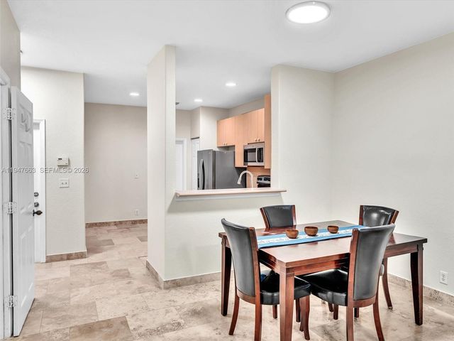 3853 Tree Top Dr 3853, Weston, FL 33332