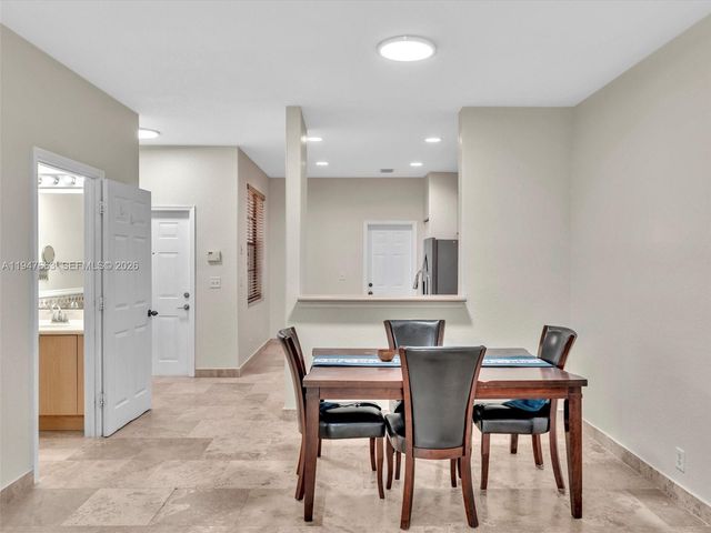 3853 Tree Top Dr 3853, Weston, FL 33332