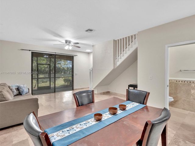 3853 Tree Top Dr 3853, Weston, FL 33332