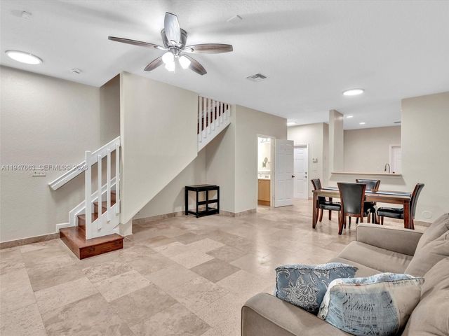 3853 Tree Top Dr 3853, Weston, FL 33332