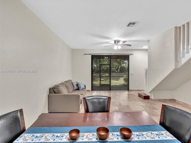 3853 Tree Top Dr 3853, Weston, FL 33332