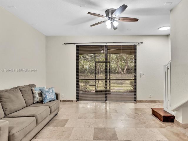 3853 Tree Top Dr 3853, Weston, FL 33332