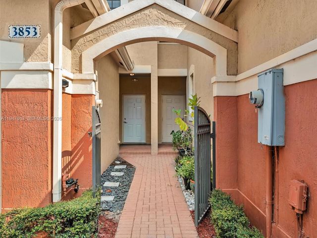 3853 Tree Top Dr 3853, Weston, FL 33332