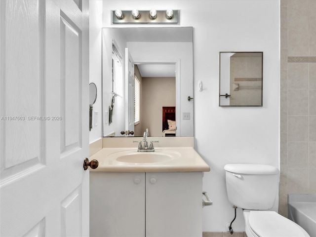 3853 Tree Top Dr 3853, Weston, FL 33332