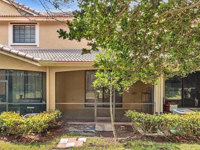 3853 Tree Top Dr 3853, Weston, FL 33332