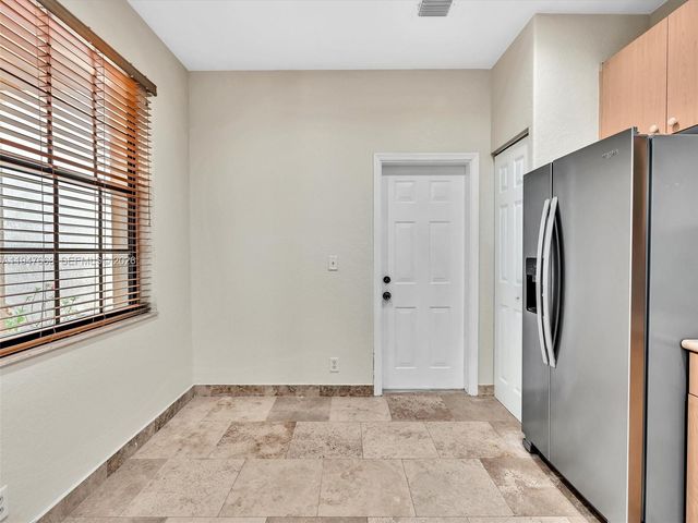3853 Tree Top Dr 3853, Weston, FL 33332