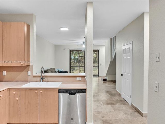 3853 Tree Top Dr 3853, Weston, FL 33332