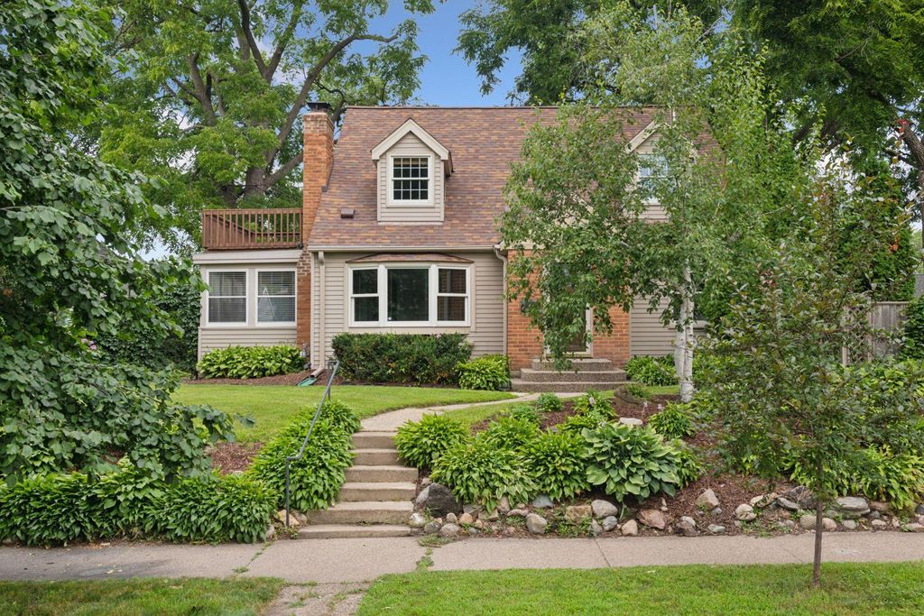 240 Russell Avenue S, Minneapolis, MN 55405