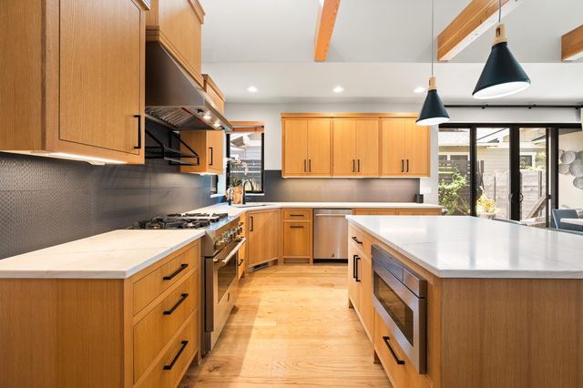 3125 NW Blodgett Way, Bend, OR 97703