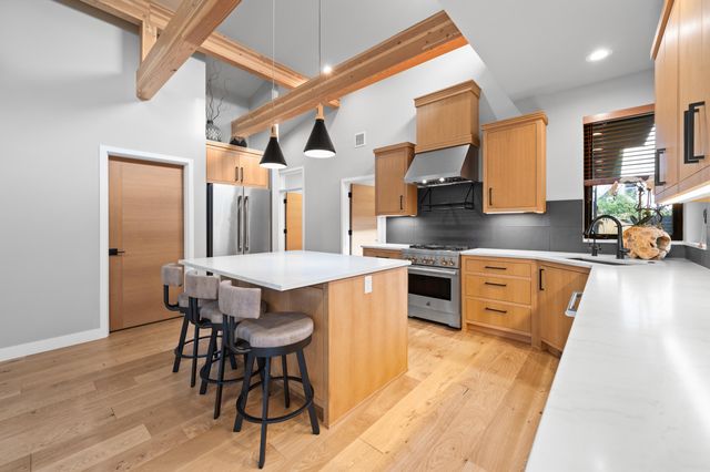 3125 NW Blodgett Way, Bend, OR 97703