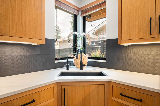 3125 NW Blodgett Way, Bend, OR 97703