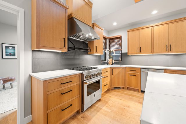 3125 NW Blodgett Way, Bend, OR 97703