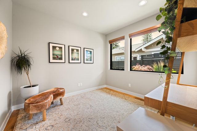 3125 NW Blodgett Way, Bend, OR 97703