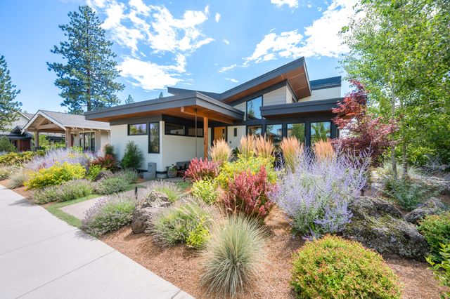 3125 NW Blodgett Way, Bend, OR 97703