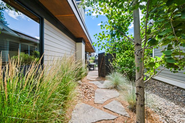 3125 NW Blodgett Way, Bend, OR 97703