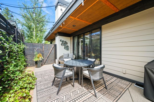 3125 NW Blodgett Way, Bend, OR 97703