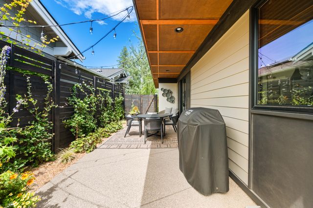 3125 NW Blodgett Way, Bend, OR 97703