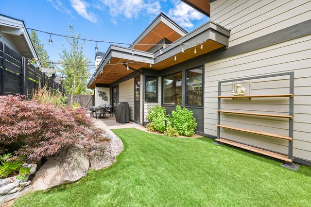 3125 NW Blodgett Way, Bend, OR 97703