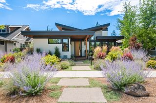 3125 NW Blodgett Way, Bend, OR 97703