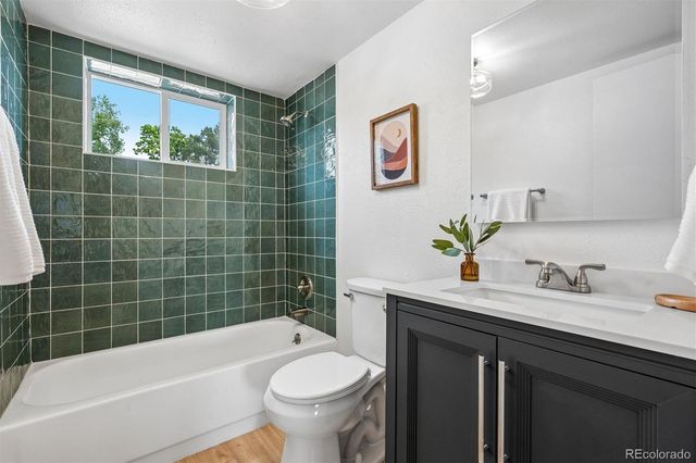800 W Belleview Avenue 305, Englewood, CO 80110