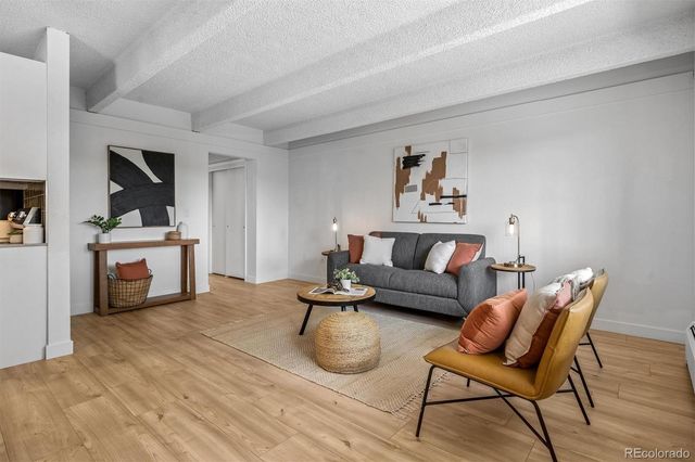 800 W Belleview Avenue 305, Englewood, CO 80110