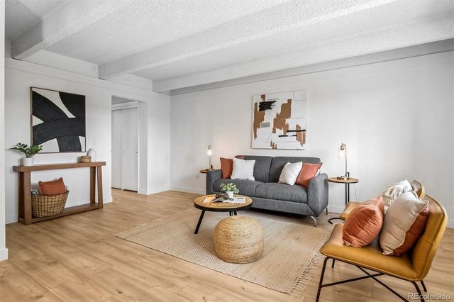 800 W Belleview Avenue 305, Englewood, CO 80110