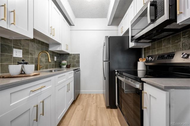 800 W Belleview Avenue 305, Englewood, CO 80110
