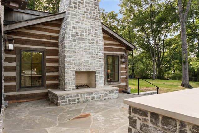 6230 Bresslyn Rd, Nashville, TN 37205