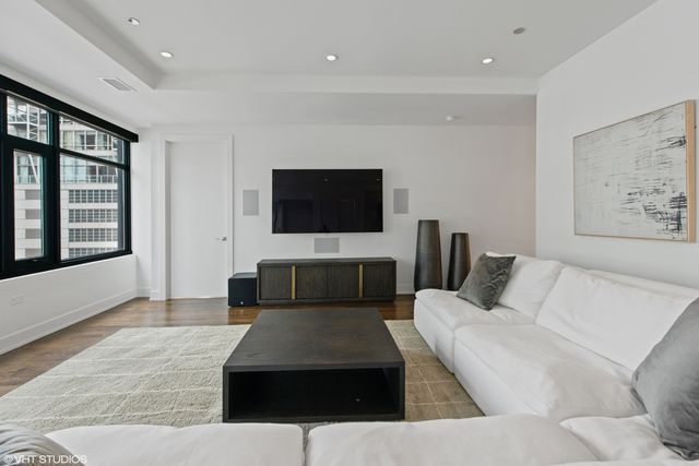 668 N KINGSBURY Street 507, Chicago, IL 60654