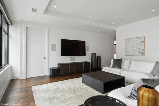 668 N KINGSBURY Street 507, Chicago, IL 60654