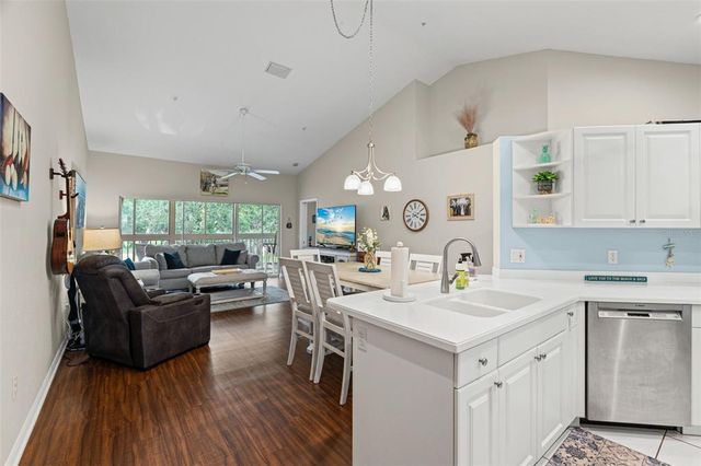 6736 FAIRVIEW TERRACE 6736, Bradenton, FL 34203
