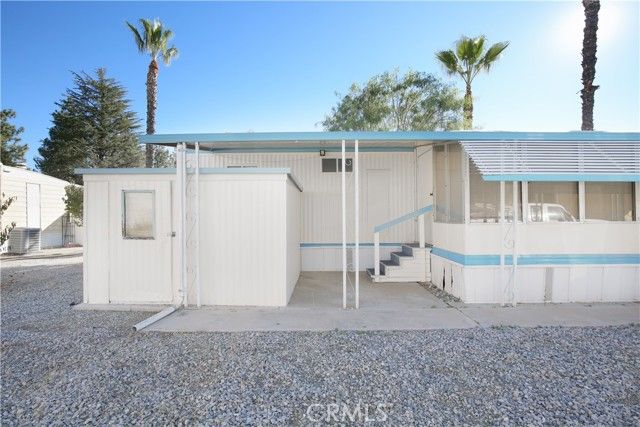 725 W Thornton 41, Hemet, CA 92543