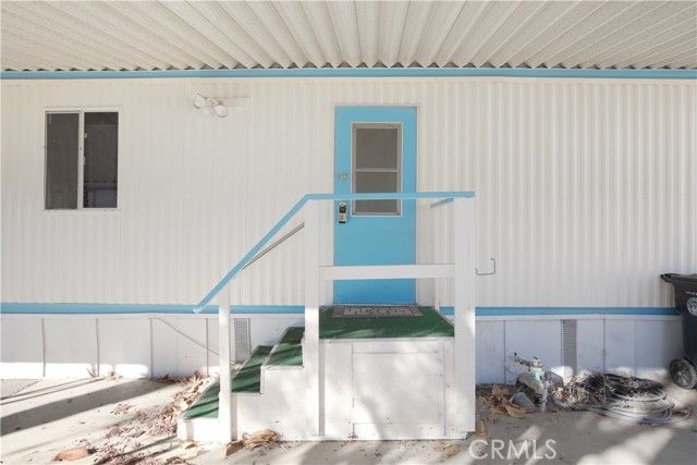 725 W Thornton 41, Hemet, CA 92543