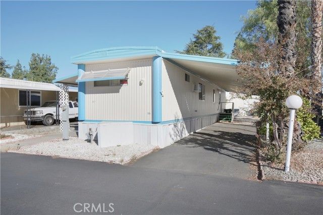 725 W Thornton 41, Hemet, CA 92543