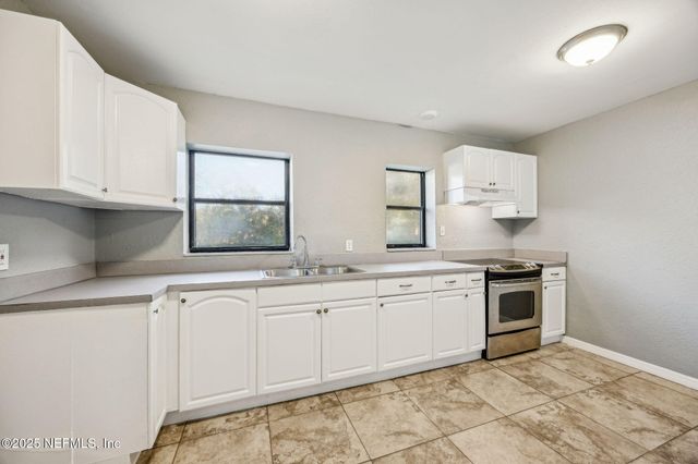 2039 SUNRISE Drive, Jacksonville, FL 32246