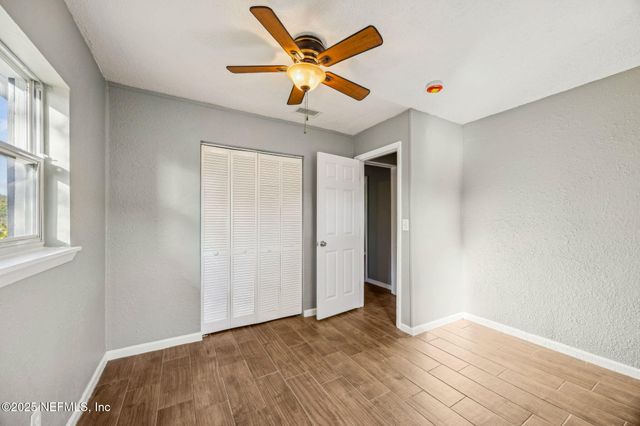 2039 SUNRISE Drive, Jacksonville, FL 32246