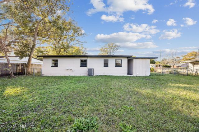 2039 SUNRISE Drive, Jacksonville, FL 32246