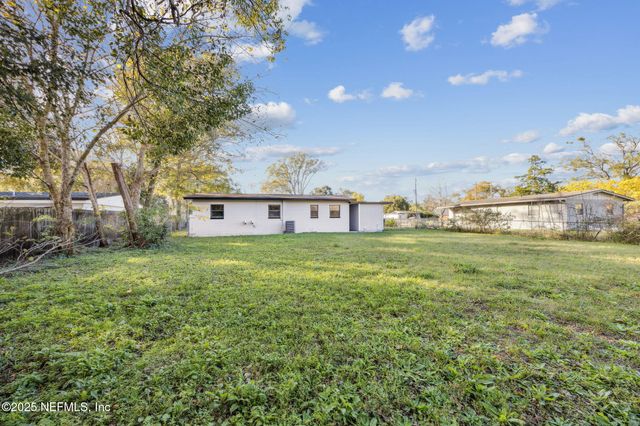 2039 SUNRISE Drive, Jacksonville, FL 32246