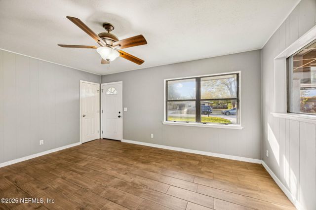 2039 SUNRISE Drive, Jacksonville, FL 32246