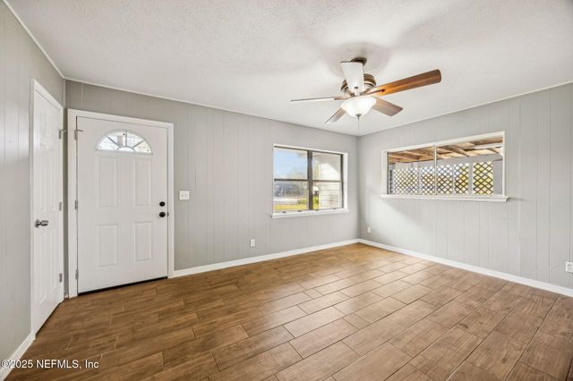 2039 SUNRISE Drive, Jacksonville, FL 32246