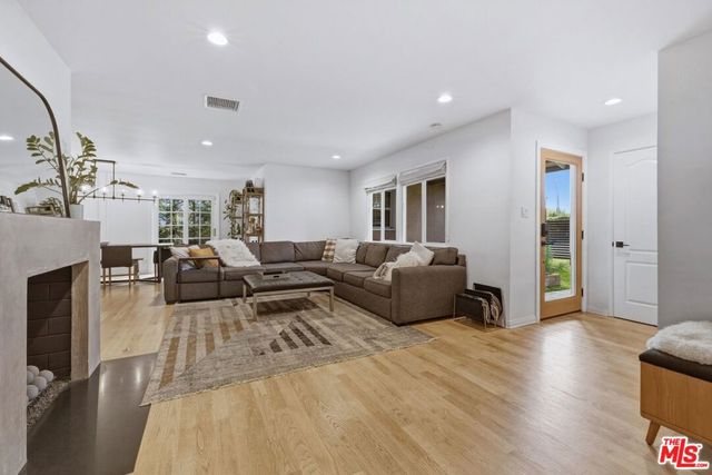5208 Woodman Avenue, Sherman Oaks, CA 91401