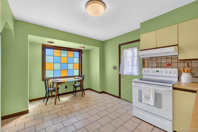 17 Mary Avenue, Mahopac, NY 10541