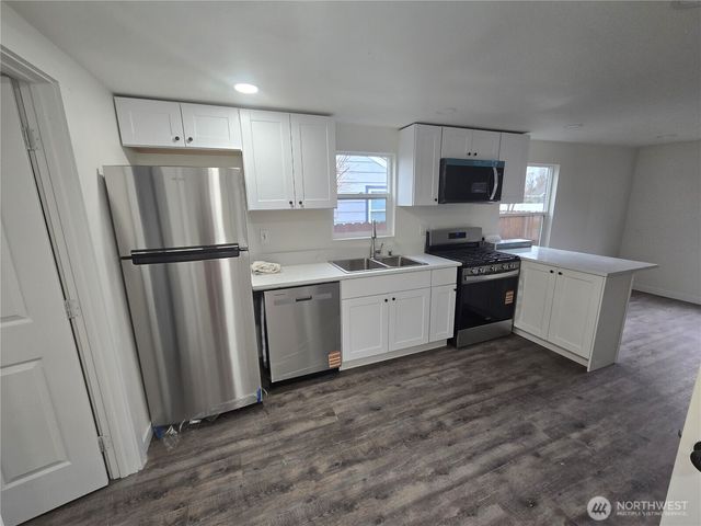 437 D Street, Blaine, WA 98230