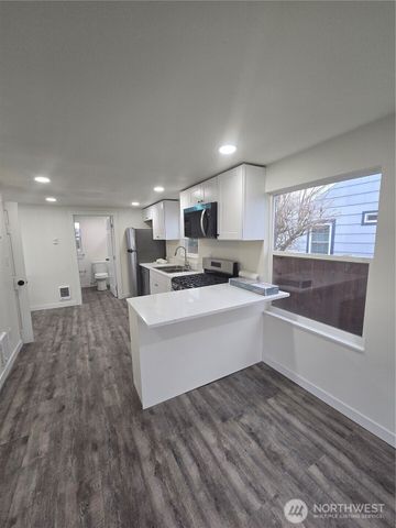 437 D Street, Blaine, WA 98230