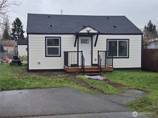 437 D Street, Blaine, WA 98230