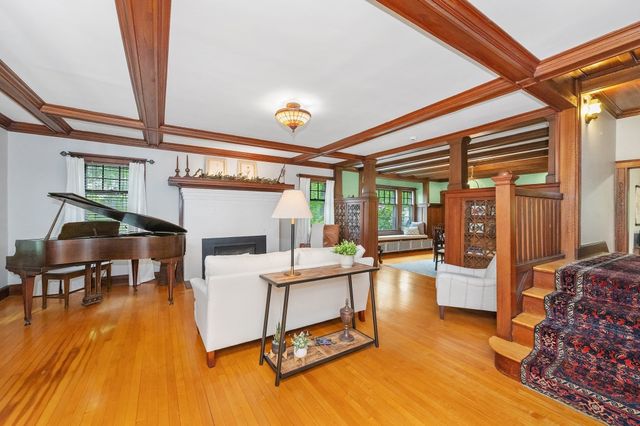 12 Newton Rd, Haverhill, MA 01830
