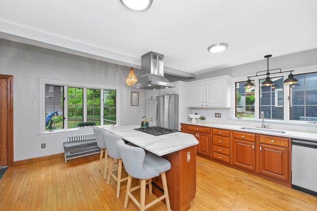 12 Newton Rd, Haverhill, MA 01830