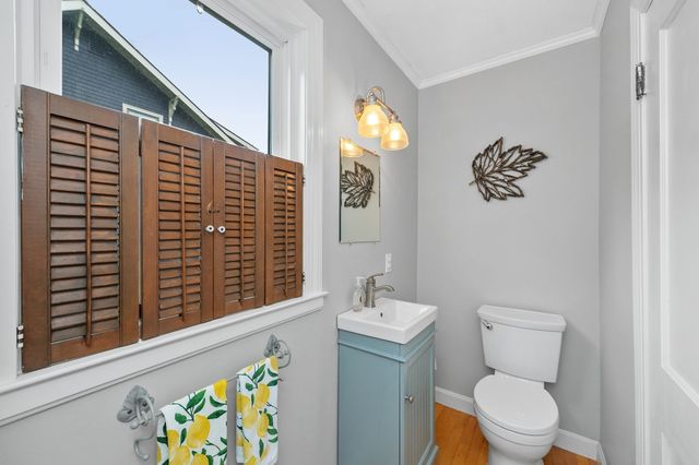12 Newton Rd, Haverhill, MA 01830