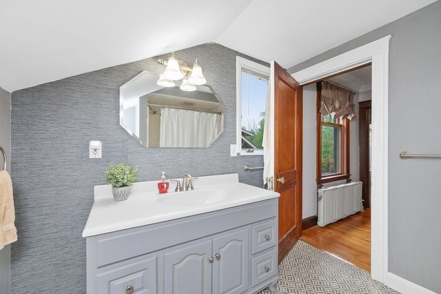 12 Newton Rd, Haverhill, MA 01830